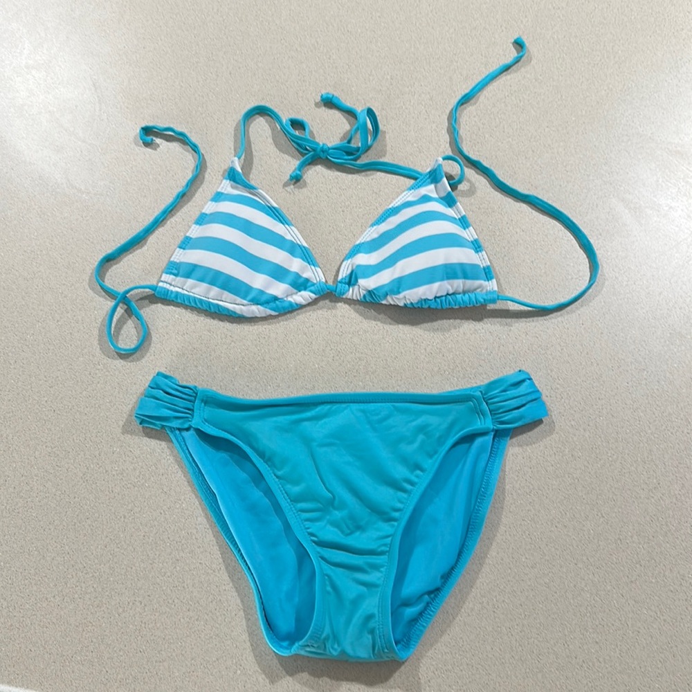 Massimo Women’s small 2piece swim suit. Aqua blue and white stripe.